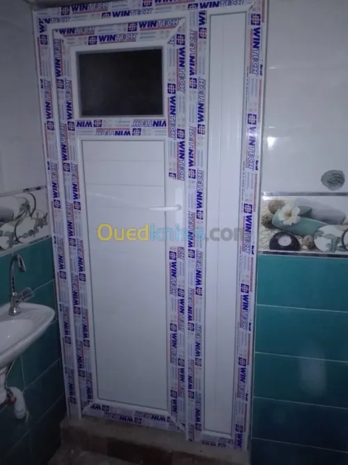 تصنيع الستائر والأبواب والنوافذ من pvc