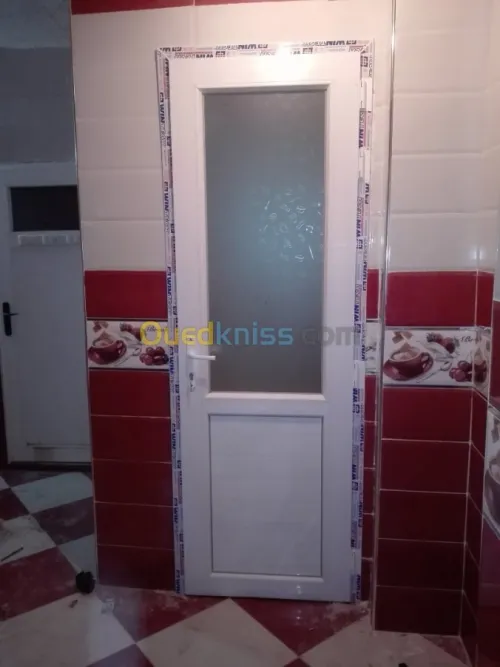 تصنيع الستائر والأبواب والنوافذ من pvc