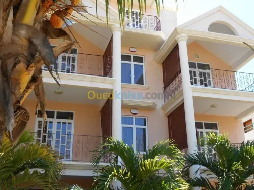 Location Appartement F4 Alger Hydra