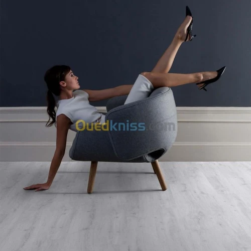 Parquet Stratifié Auto-Adhésif (PVC) 