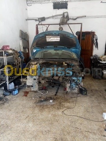 Mécanicien peugeot renault 