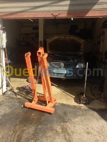 Mécanicien peugeot renault 