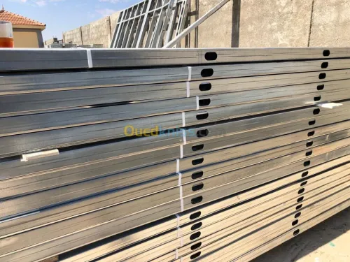 Charpente metallique et accessoires