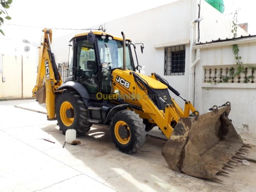 LOCATION Rétro chargeur JCB