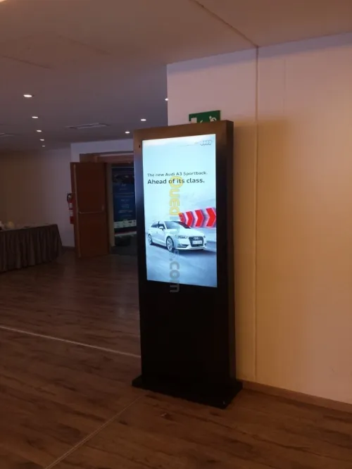 ECRAN DYNAMIQUE 50'' showroom