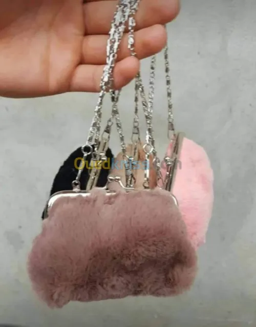Port mony