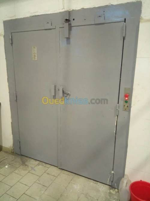 MONTE-CHARGES INDUSTRIELS