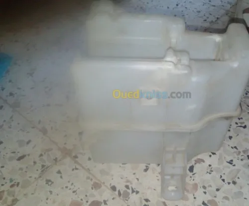 Reservoir d'eau essuis glasse