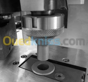 Conféction poinçon matrice