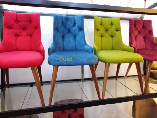 Chaises et tables