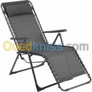 Chaises et tables
