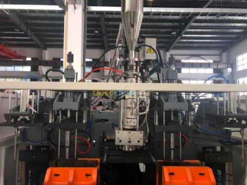 Machine d'extrusion soufflage