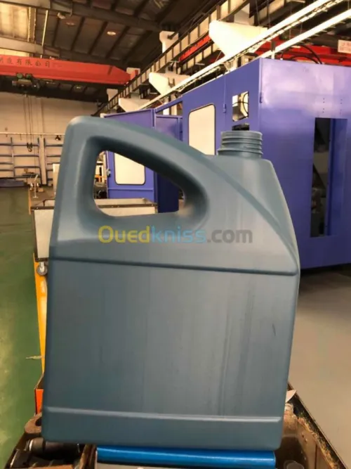 Machine d'extrusion soufflage