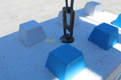 Bloc Empilé en Béton Préfabriqué