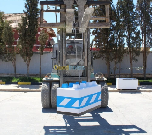 Bloc Empilé en Béton Préfabriqué