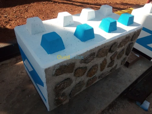 Bloc Empilé en Béton Préfabriqué