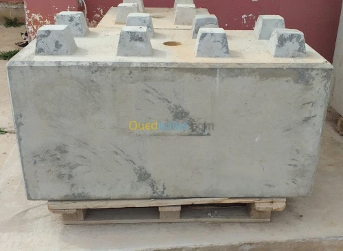Bloc Empilé en Béton Préfabriqué