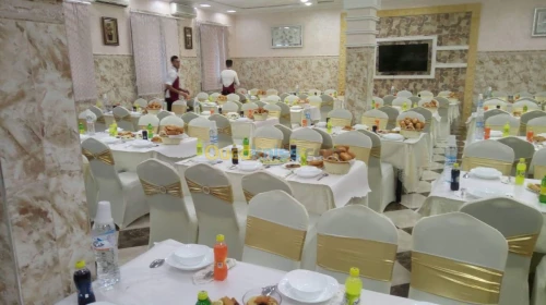 Serveurs et serveuses 