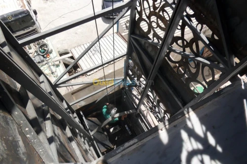 Installation Fabrication MONTE CHARGE