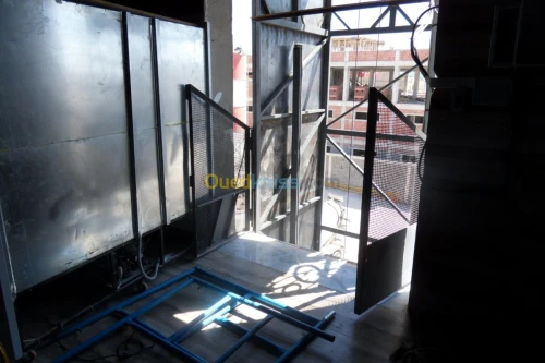 Installation Fabrication MONTE CHARGE