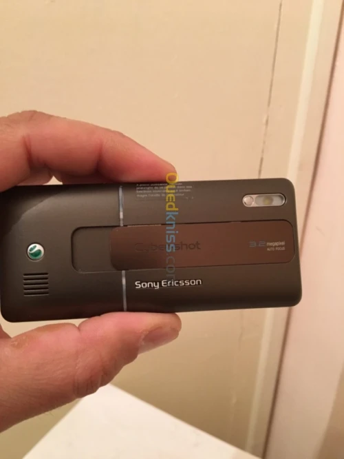 Sony Ericsson K770i
