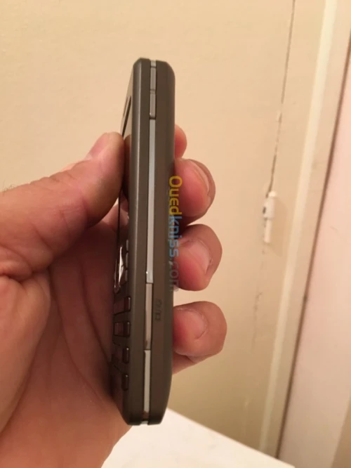 Sony Ericsson K770i