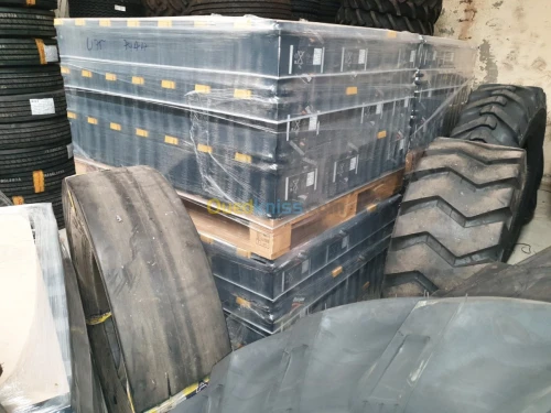 Tout les pneus  et jantes clark 