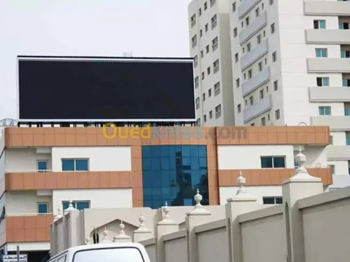 panneaux affichage LED لوحات إشهارية