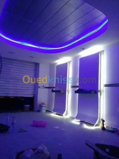 Faux plafond séparation meubles tv
