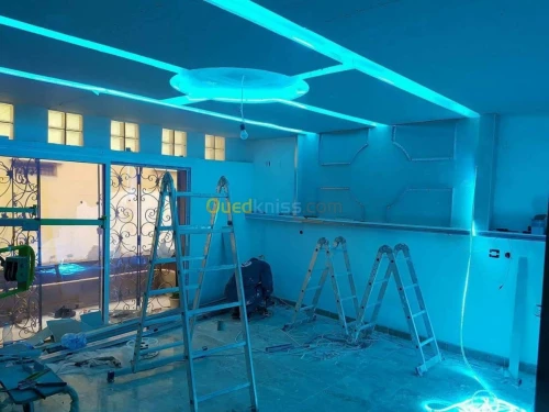 Faux plafond séparation meubles tv