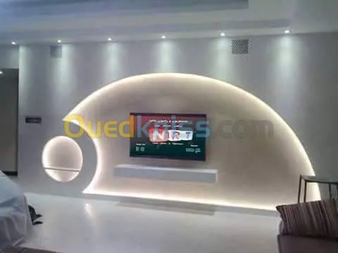 Faux plafond séparation meubles tv