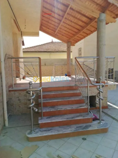 Rompe escaliers  et garde-corps  en in