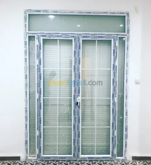 Fenêtre pvc aluminium moustiquaire cabine douche 