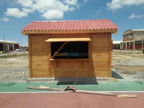  kiosques en bois rouge
