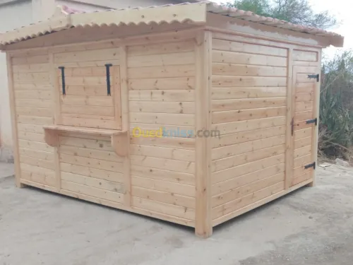  kiosques en bois rouge