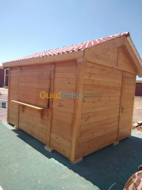  kiosques en bois rouge