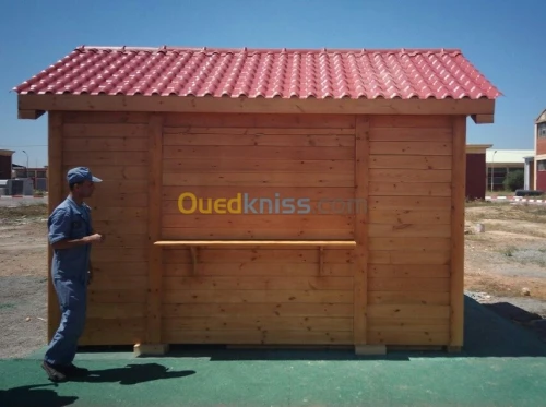  kiosques en bois rouge