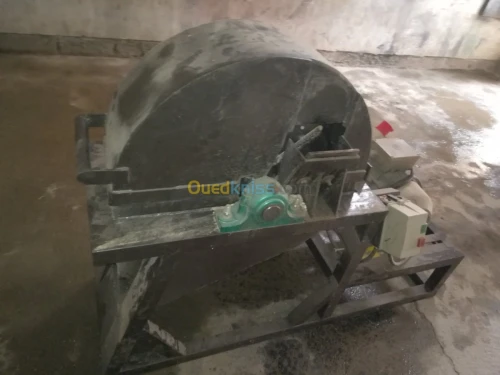Machine fabrication de sciure(Néjdare)