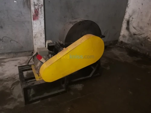 Machine fabrication de sciure(Néjdare)