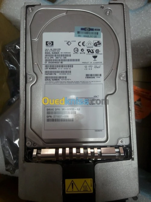 Disque SCSI  146.8GB