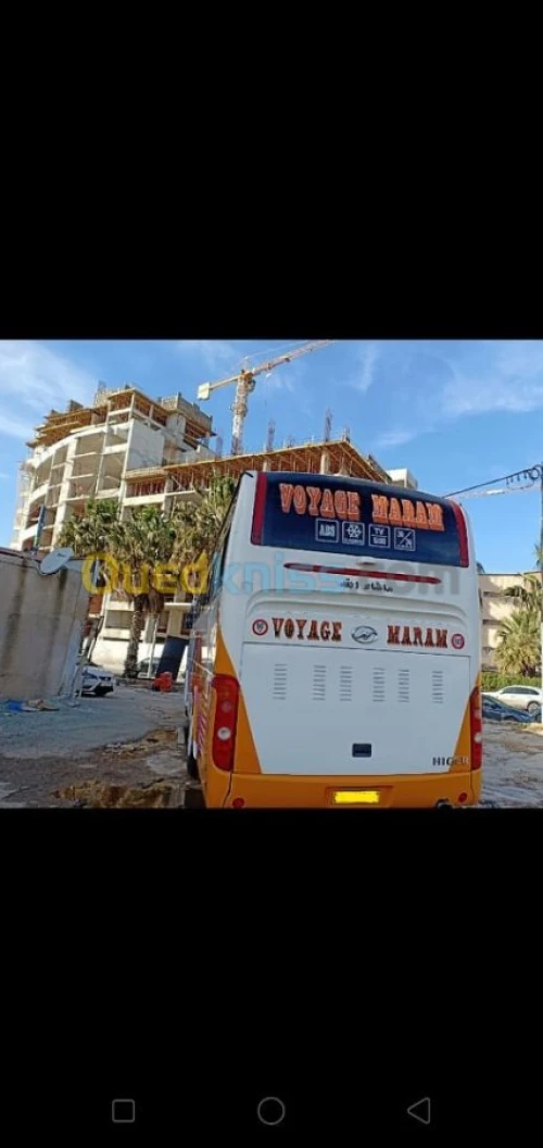 Location Bus HIGER 49 places 