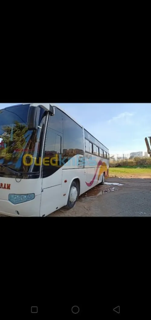 Location Bus HIGER 49 places 