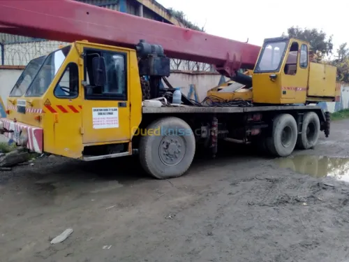 Location engins Clark et grue