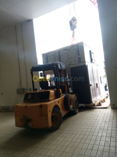 Location engins Clark et grue