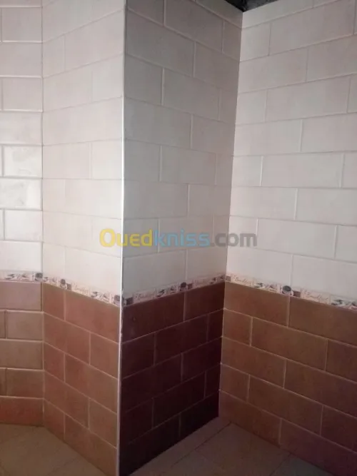 تركيب السيراميك و البلاط الأرضي 