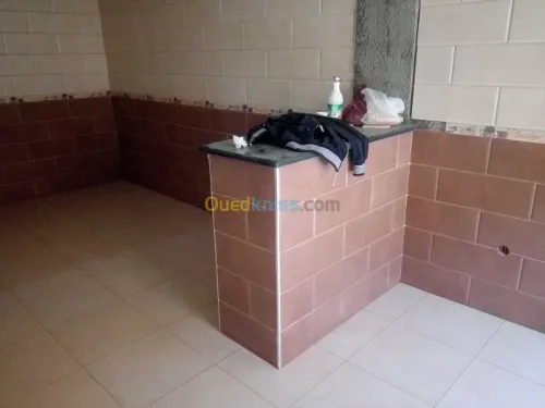 تركيب السيراميك و البلاط الأرضي 