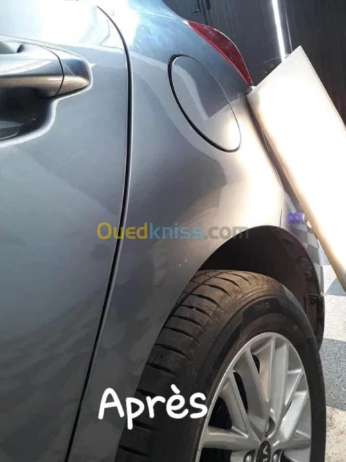 DÉBOSSELAGE DE CARROSSERIE