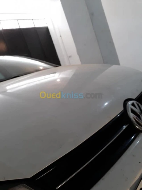 DÉBOSSELAGE DE CARROSSERIE