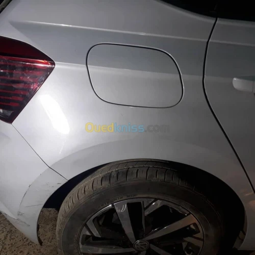 DÉBOSSELAGE DE CARROSSERIE