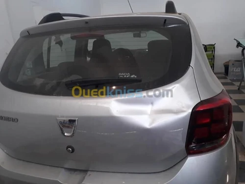 DÉBOSSELAGE DE CARROSSERIE